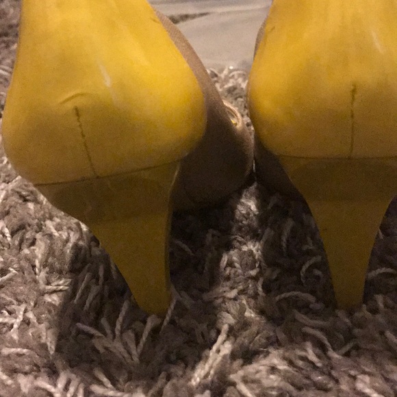 Nine West two tone peep toe pumps - Picture 3 of 3